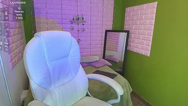 Bonnieshyy online show from 01-22-25, 01:21