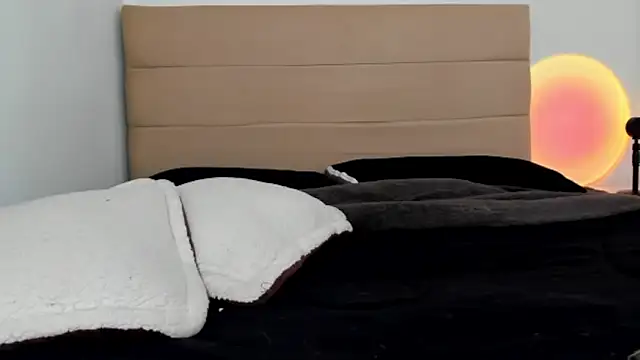 Bonnieshyy online show from 03-09-25, 07:37