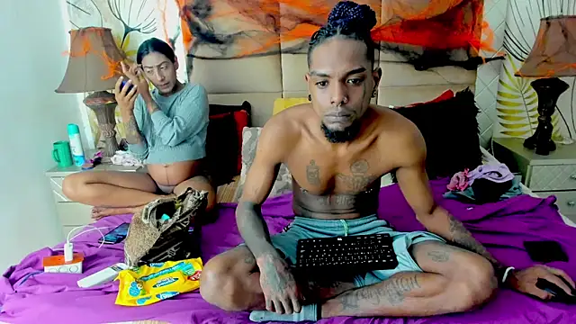 bigblackhotx1 online show from 10-26-25, 06:52