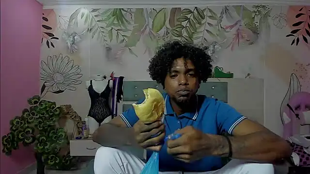 bigblackhotx1 online show from 02-07-26, 01:04