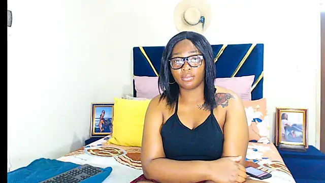 veronica1xxx online show from 09-18-25, 07:49