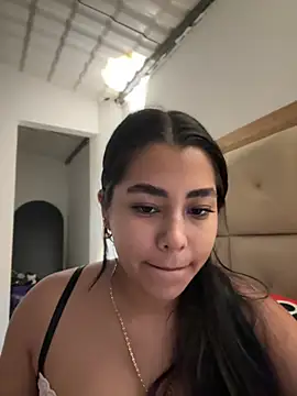 Snapshot of darsha_90 chatting on 05-08-26, 03:12 darsha 90 online show from 05-08-26, 03:12