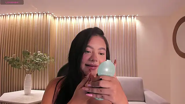 Snapshot of GabriellaLee chatting on 06-14-26, 02:57 GabriellaLee online show from 06-14-26, 02:57