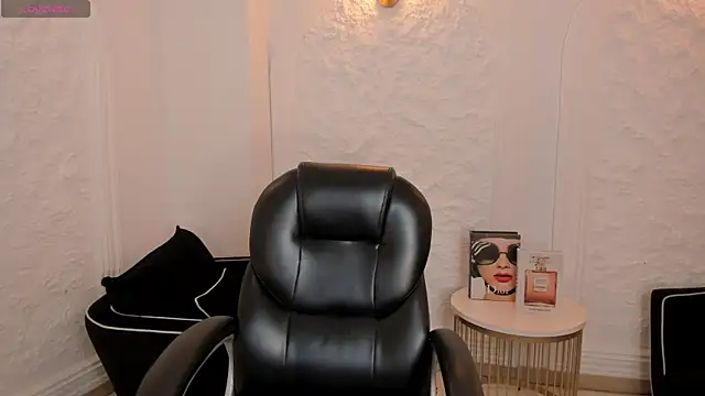 Snapshot of GabriellaLee chatting on 06-17-26, 03:20 GabriellaLee online show from 06-17-26, 03:20
