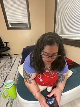 Snapshot of tillymarie34 chatting on 02-03-26, 12:53 tillymarie34 online show from 02-03-26, 12:53