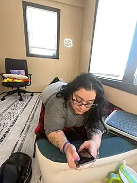 Snapshot of tillymarie34 chatting on 02-07-26, 05:38 tillymarie34 online show from 02-07-26, 05:38