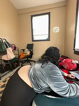 Snapshot of tillymarie34 chatting on 02-23-26, 06:05 tillymarie34 online show from 02-23-26, 06:05