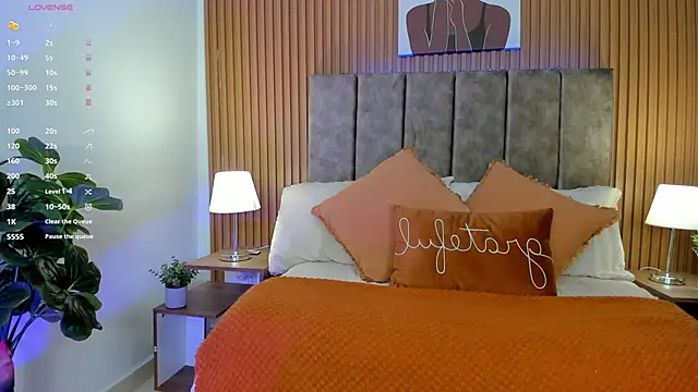 StacyWoods online show from 10-25-25, 03:40