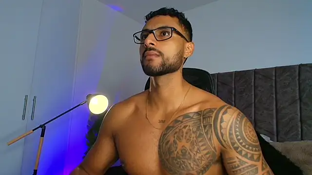 LiamGarcia1 online show from 11-24-25, 02:28