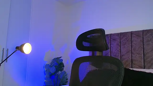 LiamGarcia1 online show from 11-27-25, 01:13