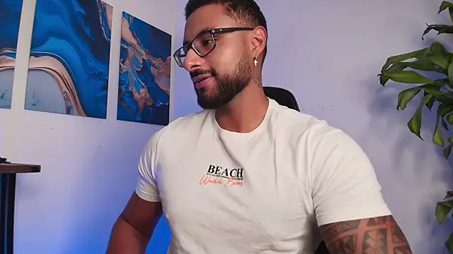 LiamGarcia1 online show from 03-25-26, 03:29