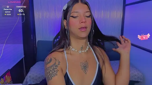 Snapshot of CoralRigan chatting on 01-16-26, 01:37 CoralRigan online show from 01-16-26, 01:37