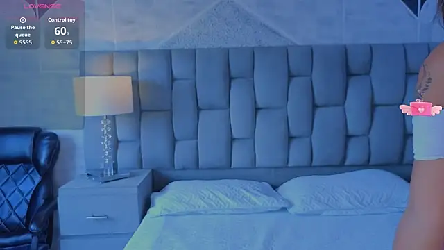 Snapshot of CoralRigan chatting on 01-18-26, 02:43 CoralRigan online show from 01-18-26, 02:43