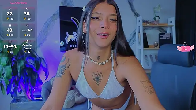 Snapshot of CoralRigan chatting on 01-19-26, 02:32 CoralRigan online show from 01-19-26, 02:32