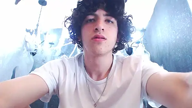 Kerverr  online show from 10-31-25, 03:02