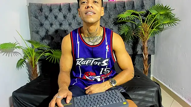 Snapshot of Salomon_koude chatting on 06-25-26, 12:31 Salomon koude online show from 06-25-26, 12:31