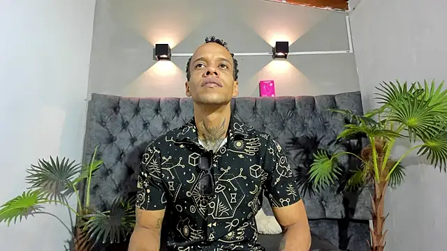 Snapshot of Salomon_koude chatting on 06-30-26, 02:18 Salomon koude online show from 06-30-26, 02:18