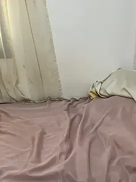 Jecy bee online show from 11-16-25, 05:46