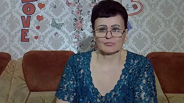 Snapshot of PaulaGolden chatting on 04-18-26, 08:09 PaulaGolden online show from 04-18-26, 08:09