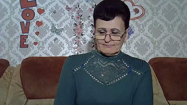 Snapshot of PaulaGolden chatting on 04-19-26, 07:38 PaulaGolden online show from 04-19-26, 07:38