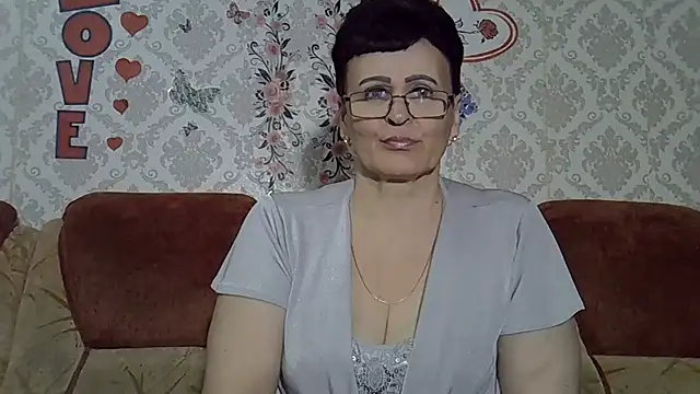Snapshot of PaulaGolden chatting on 04-20-26, 07:37 PaulaGolden online show from 04-20-26, 07:37