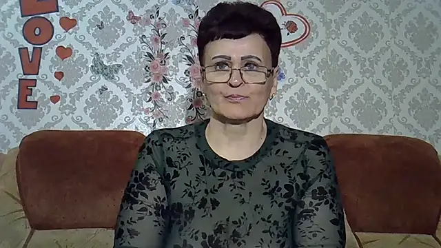 Snapshot of PaulaGolden chatting on 04-21-26, 07:28 PaulaGolden online show from 04-21-26, 07:28