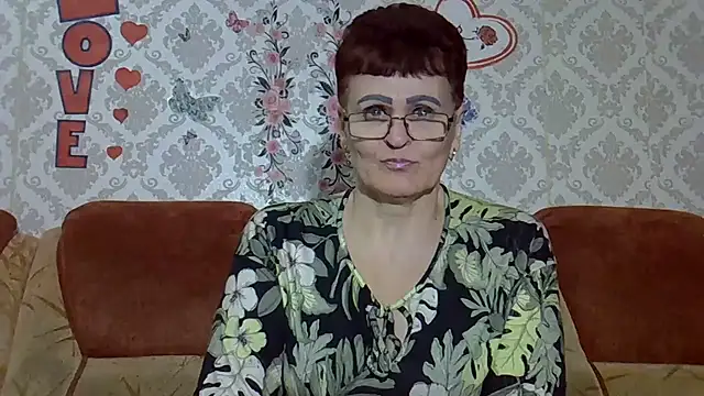 Snapshot of PaulaGolden chatting on 06-19-26, 06:56 PaulaGolden online show from 06-19-26, 06:56