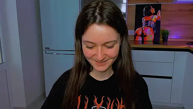 Snapshot of ameli_moon chatting on 02-22-25, 01:46 ameli moon online show from 02-22-25, 01:46