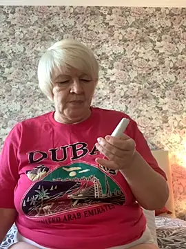 Laura Millf online show from 01-20-25, 10:40