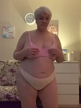 Laura Millf online show from 01-30-25, 02:36