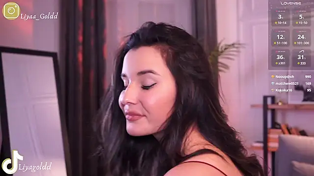 Snapshot of Liya_Gold_ chatting on 12-11-24, 11:21 Liya Gold online show from 12-11-24, 11:21