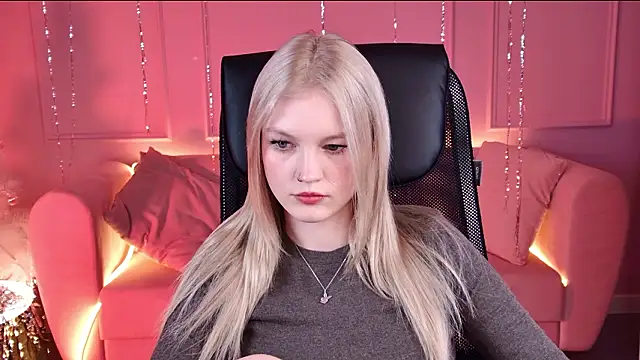 Snapshot of GraceGlamour chatting on 02-03-26, 06:40 GraceGlamour online show from 02-03-26, 06:40