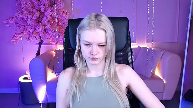 Snapshot of GraceGlamour chatting on 02-09-26, 05:11 GraceGlamour online show from 02-09-26, 05:11