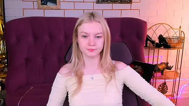 Snapshot of GraceGlamour chatting on 02-22-26, 05:08 GraceGlamour online show from 02-22-26, 05:08