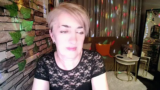 Snapshot of Hot_Girl87 chatting on 12-08-24, 10:14 Hot Girl87 online show from 12-08-24, 10:14