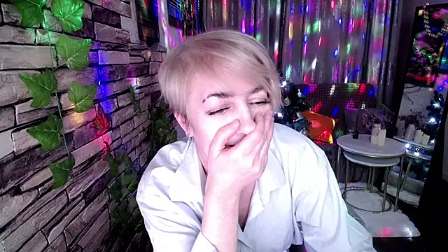 Snapshot of Hot_Girl87 chatting on 12-14-24, 03:58 Hot Girl87 online show from 12-14-24, 03:58