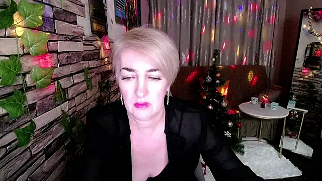 Snapshot of Hot_Girl87 chatting on 12-26-24, 06:33 Hot Girl87 online show from 12-26-24, 06:33