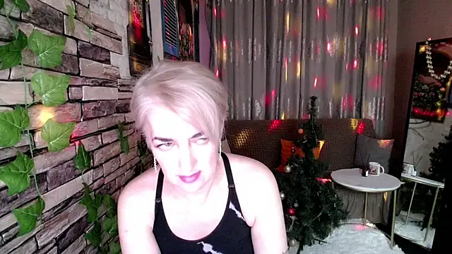 Snapshot of Hot_Girl87 chatting on 01-04-25, 06:30 Hot Girl87 online show from 01-04-25, 06:30