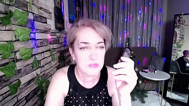 Snapshot of Hot_Girl87 chatting on 01-09-25, 07:40 Hot Girl87 online show from 01-09-25, 07:40