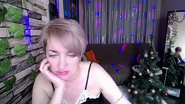 Snapshot of Hot_Girl87 chatting on 01-10-25, 10:15 Hot Girl87 online show from 01-10-25, 10:15