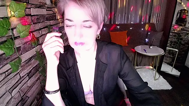 Snapshot of Hot_Girl87 chatting on 01-14-25, 05:12 Hot Girl87 online show from 01-14-25, 05:12