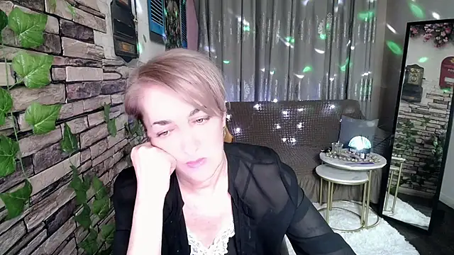 Snapshot of Hot_Girl87 chatting on 01-19-25, 09:23 Hot Girl87 online show from 01-19-25, 09:23