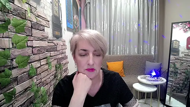 Snapshot of Hot_Girl87 chatting on 01-20-25, 04:01 Hot Girl87 online show from 01-20-25, 04:01