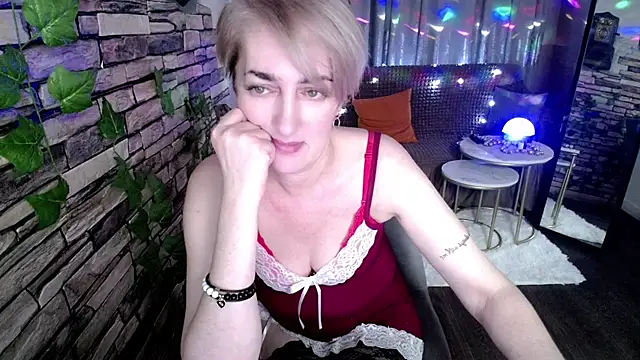 Snapshot of Hot_Girl87 chatting on 01-21-25, 12:15 Hot Girl87 online show from 01-21-25, 12:15