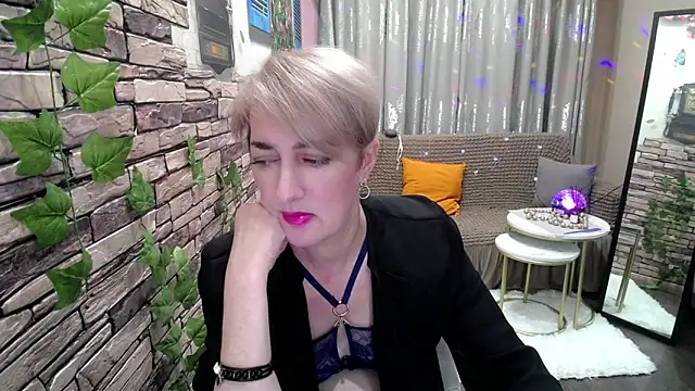 Snapshot of Hot_Girl87 chatting on 01-22-25, 03:29 Hot Girl87 online show from 01-22-25, 03:29