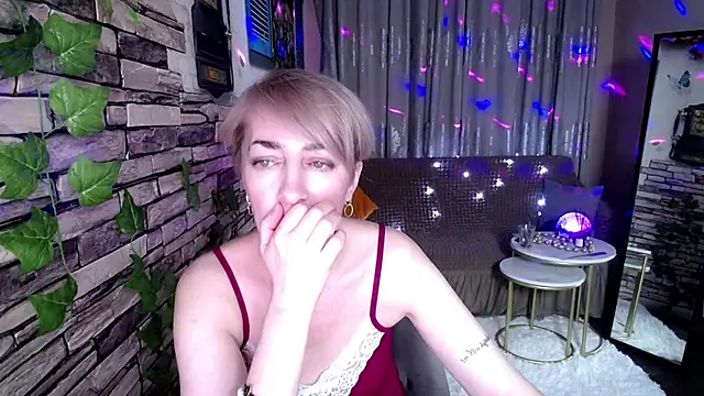 Snapshot of Hot_Girl87 chatting on 01-22-25, 09:54 Hot Girl87 online show from 01-22-25, 09:54