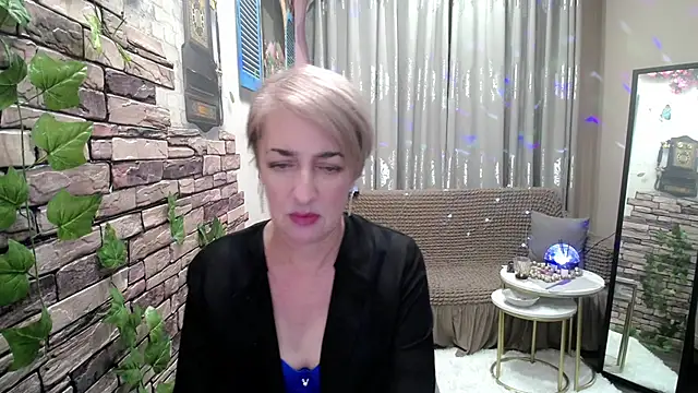 Snapshot of Hot_Girl87 chatting on 01-23-25, 08:24 Hot Girl87 online show from 01-23-25, 08:24