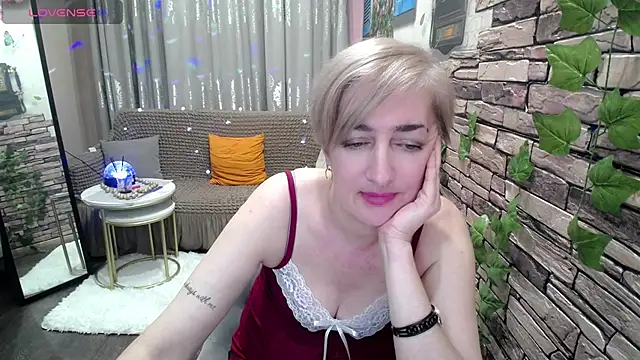 Snapshot of Hot_Girl87 chatting on 02-03-25, 05:56 Hot Girl87 online show from 02-03-25, 05:56