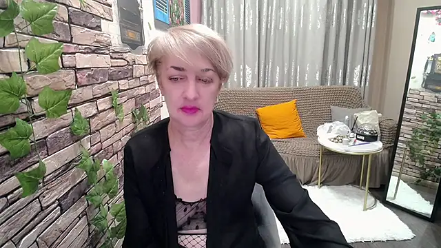 Snapshot of Hot_Girl87 chatting on 02-14-25, 12:19 Hot Girl87 online show from 02-14-25, 12:19