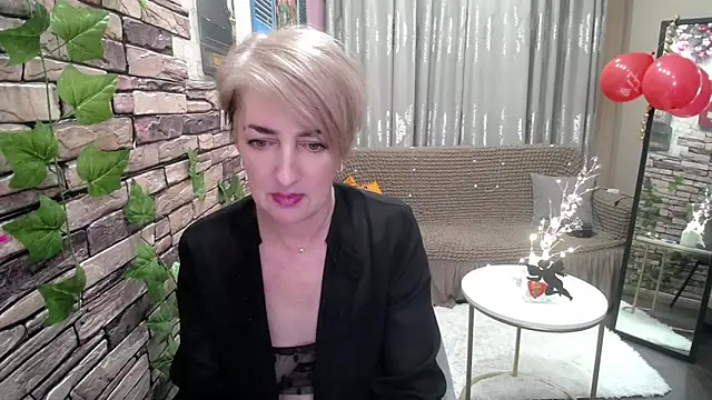 Snapshot of Hot_Girl87 chatting on 02-14-25, 04:31 Hot Girl87 online show from 02-14-25, 04:31